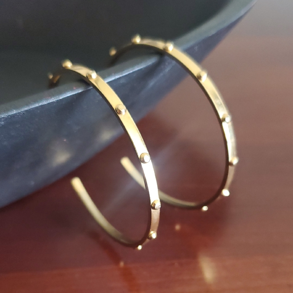 Elegant Gold Hoop Earrings
